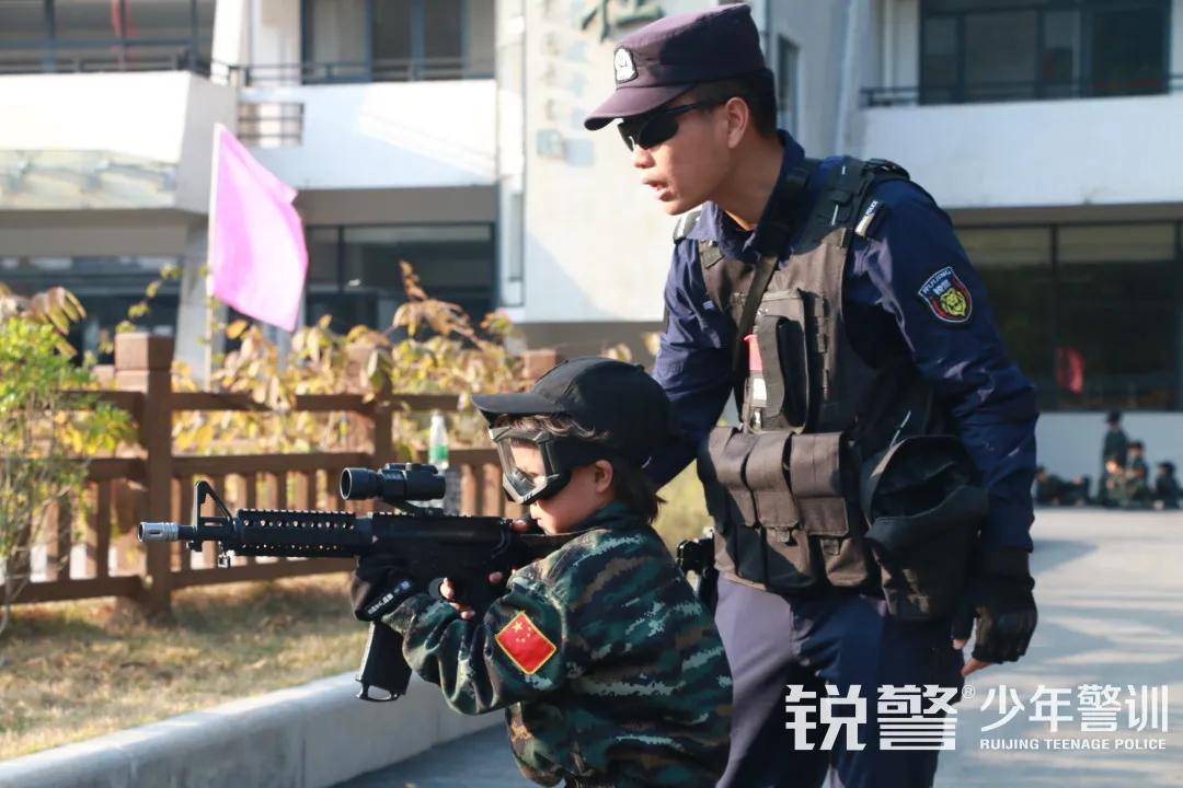 超越體(tǐ)育營圓滿結營:少(shǎo)年(nián)強中國(guó)強,堅定信念勇往直前