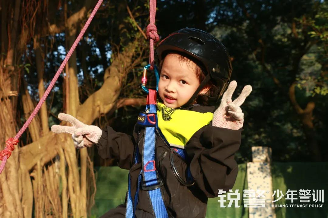 超越體(tǐ)育營圓滿結營:少(shǎo)年(nián)強中國(guó)強,堅定信念勇往直前