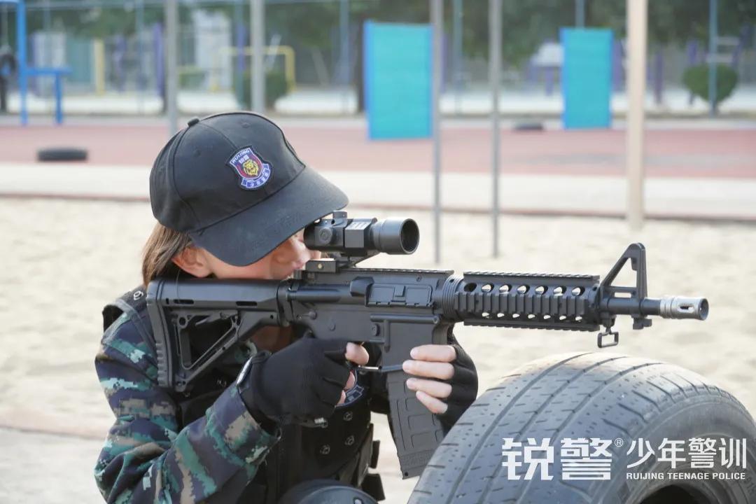 特警突擊營圓滿結營:曆經警訓淬煉,成就(jiù)英勇少(shǎo)年(nián)