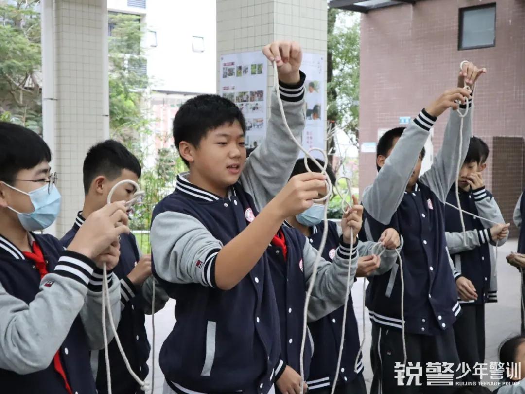 珠海(hǎi)銳警少(shǎo)年(nián)警訓：安全教育進校(xiào)園，護航珠海(hǎi)市(shì)梅華中學