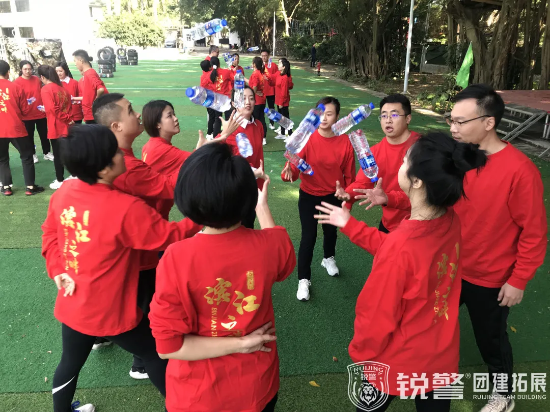 銳警團建：共創美(měi)好(hǎo)，再攀高(gāo)峰，民(mín)生(shēng)銀(yín)行(xíng)濱江東(dōng)支行(xíng)團建踏青活動