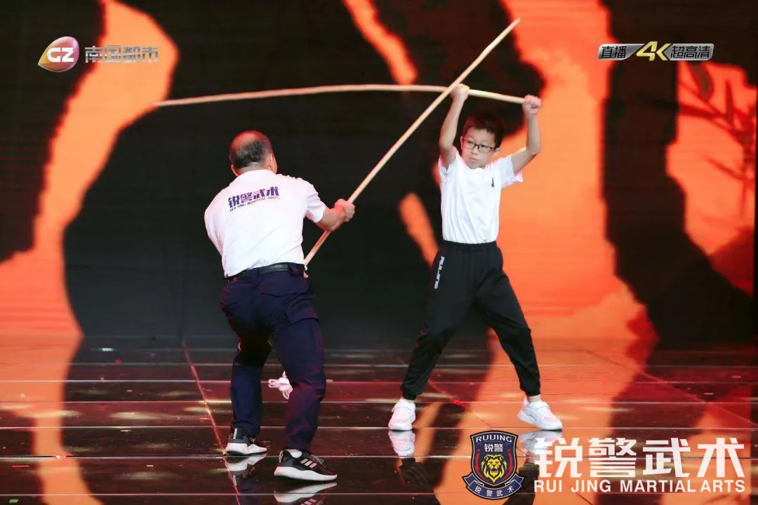 2021廣州廣播電(diàn)視(shì)台少(shǎo)兒(ér)慶六一(yī)文(wén)藝彙演,銳警武術(shù)代表隊精彩表演