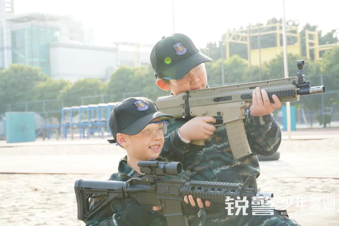 特警突擊營圓滿結營:曆經警訓淬煉,成就(jiù)英勇少(shǎo)年(nián)