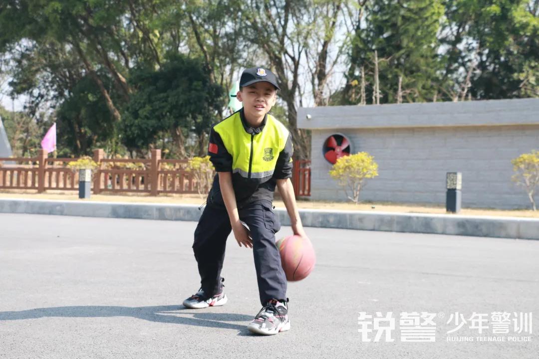 超越體(tǐ)育營圓滿結營:少(shǎo)年(nián)強中國(guó)強,堅定信念勇往直前