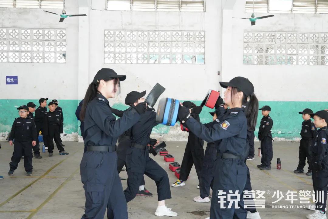 特警突擊營圓滿結營:曆經警訓淬煉,成就(jiù)英勇少(shǎo)年(nián)