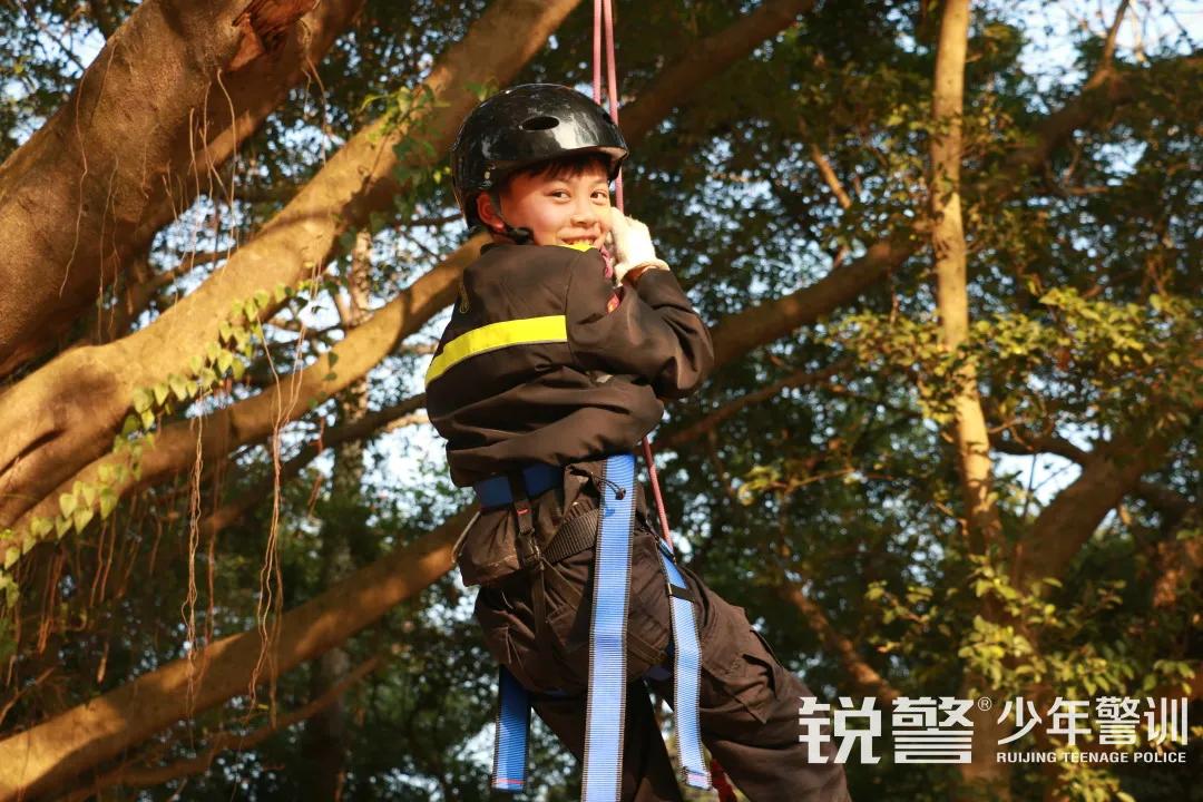 超越體(tǐ)育營圓滿結營:少(shǎo)年(nián)強中國(guó)強,堅定信念勇往直前