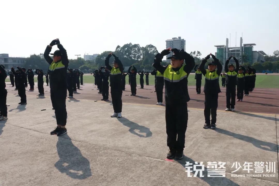 超越體(tǐ)育營圓滿結營:少(shǎo)年(nián)強中國(guó)強,堅定信念勇往直前