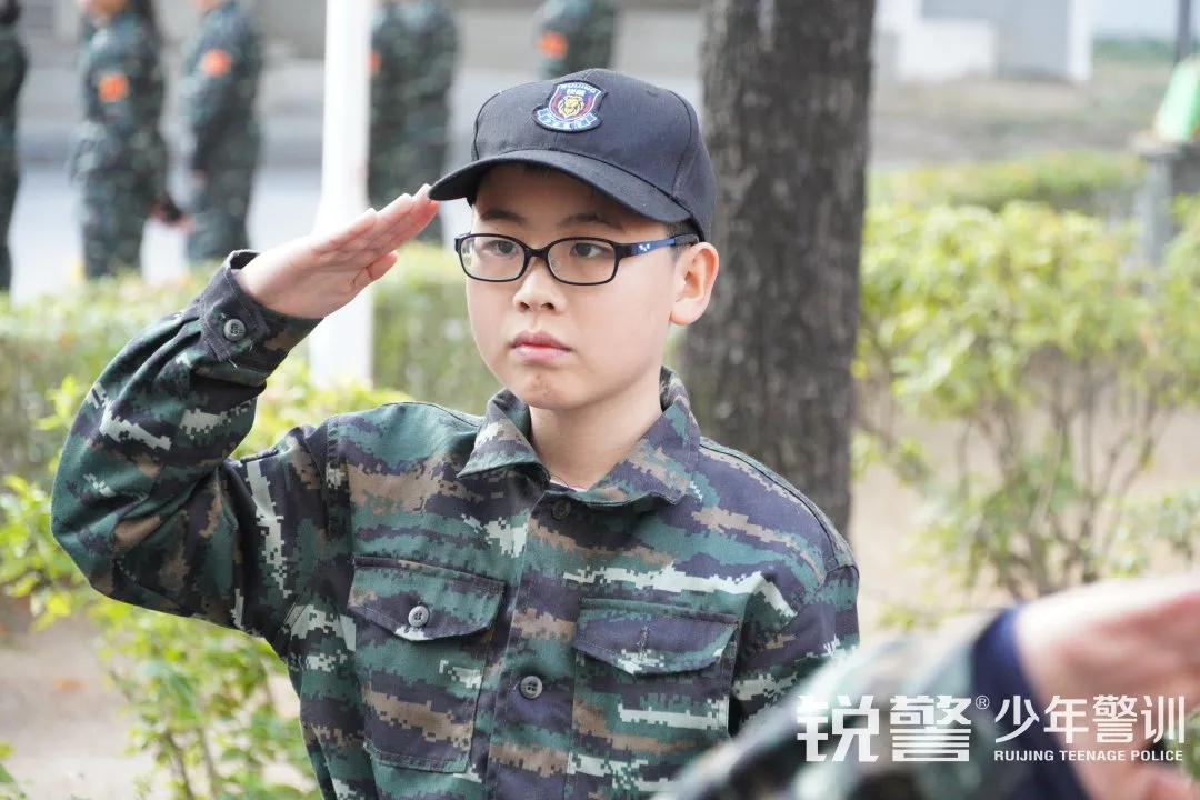 特警突擊營圓滿結營:曆經警訓淬煉,成就(jiù)英勇少(shǎo)年(nián)