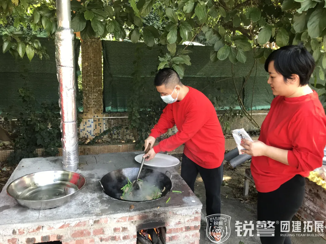 銳警團建：共創美(měi)好(hǎo)，再攀高(gāo)峰，民(mín)生(shēng)銀(yín)行(xíng)濱江東(dōng)支行(xíng)團建踏青活動