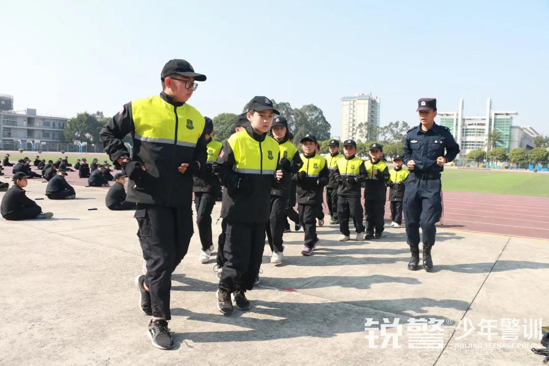 超越體(tǐ)育營圓滿結營:少(shǎo)年(nián)強中國(guó)強,堅定信念勇往直前