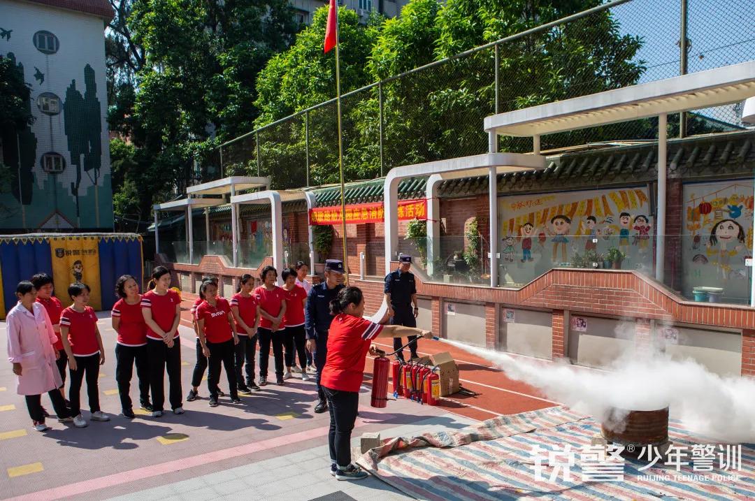 消防安全，平安“童”行(xíng)——煙(yān)墩路(lù)幼兒(ér)園消防安全教育活動