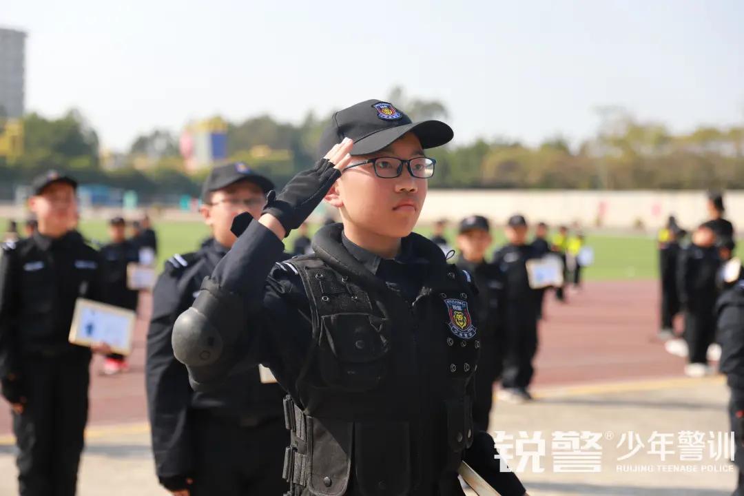 特警突擊營圓滿結營:曆經警訓淬煉,成就(jiù)英勇少(shǎo)年(nián)