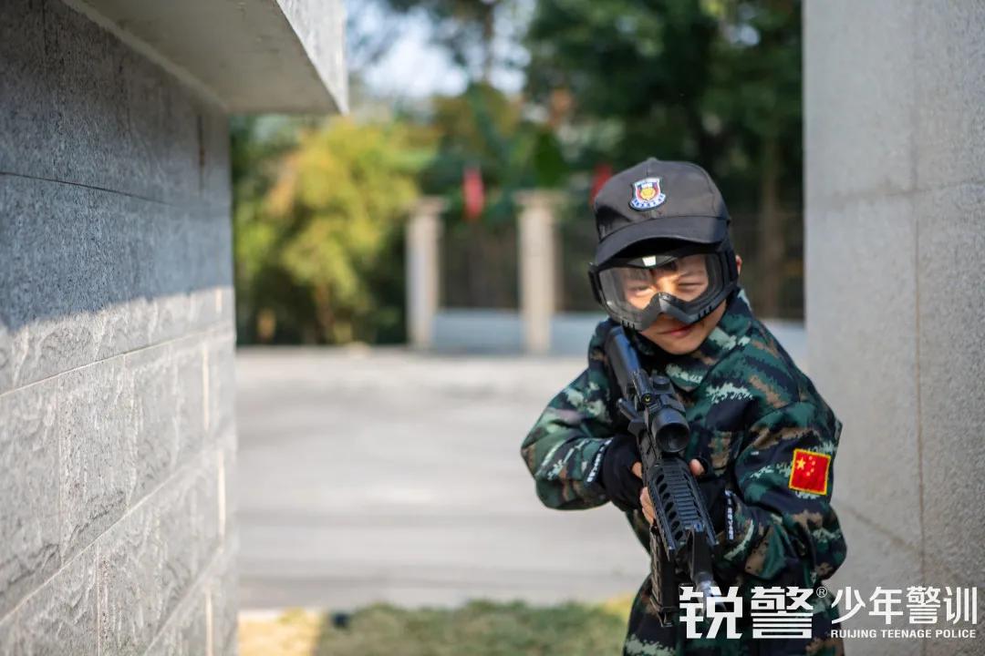 超越體(tǐ)育營圓滿結營:少(shǎo)年(nián)強中國(guó)強,堅定信念勇往直前