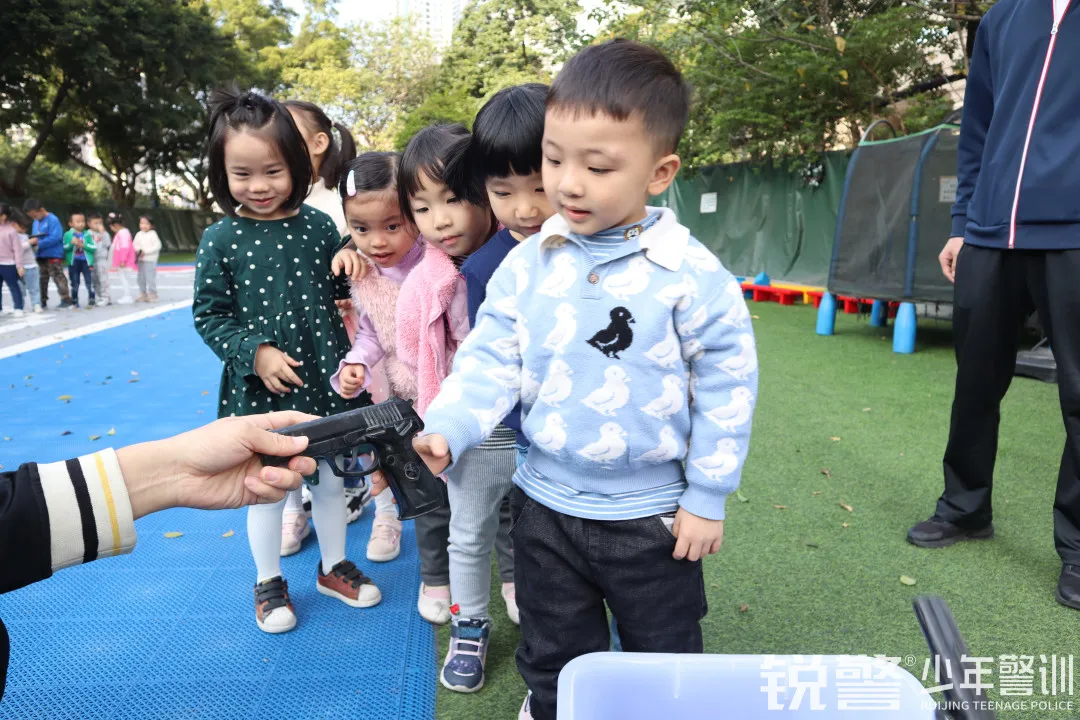 銳警少(shǎo)年(nián)警訓：海(hǎi)珠區(qū)思恩幼兒(ér)園小(xiǎo)特警體(tǐ)驗活動