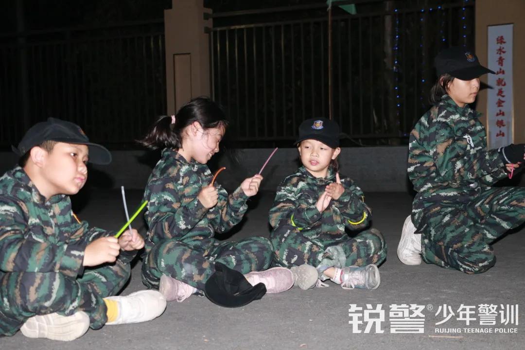 超越體(tǐ)育營圓滿結營:少(shǎo)年(nián)強中國(guó)強,堅定信念勇往直前