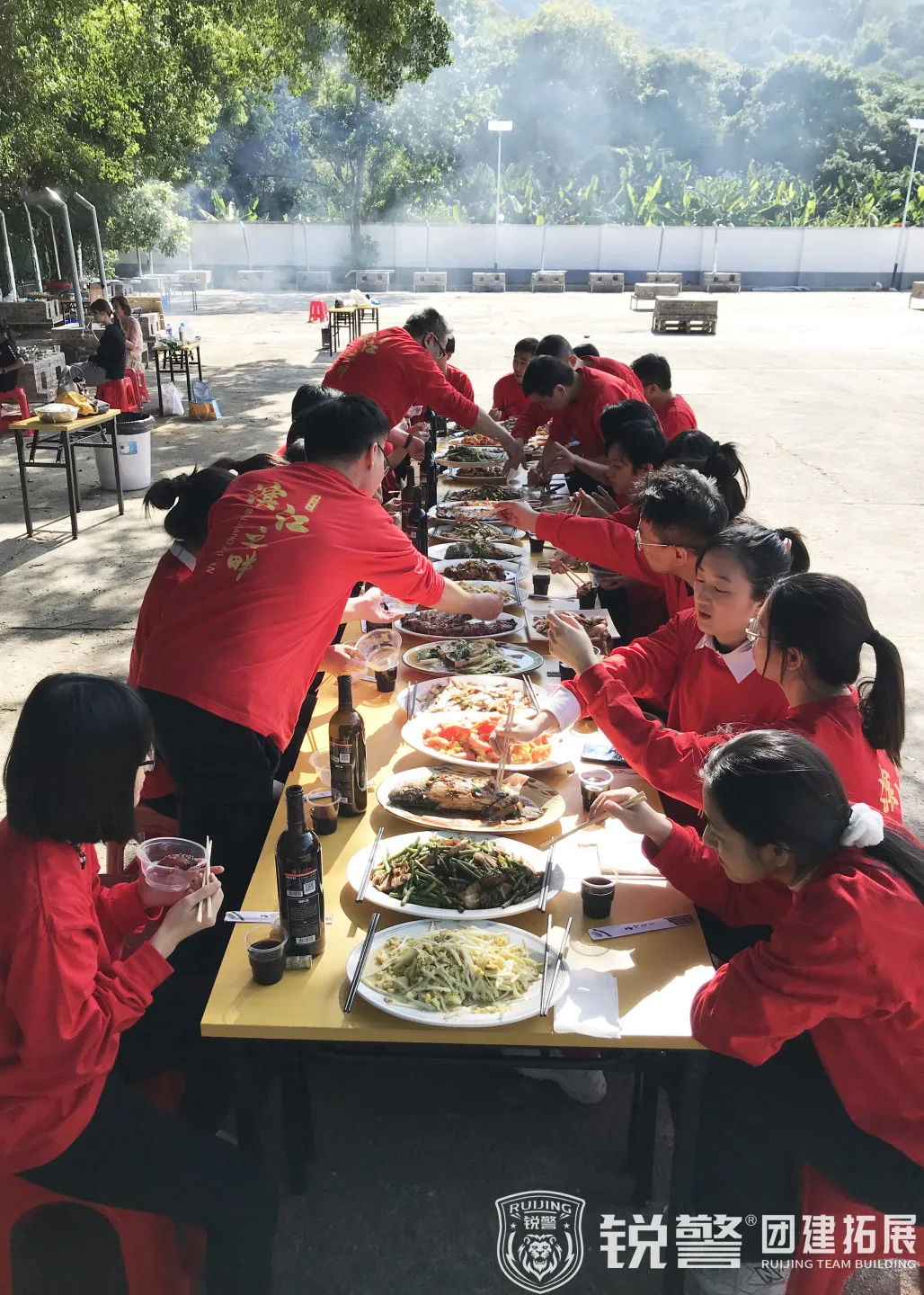 銳警團建：共創美(měi)好(hǎo)，再攀高(gāo)峰，民(mín)生(shēng)銀(yín)行(xíng)濱江東(dōng)支行(xíng)團建踏青活動