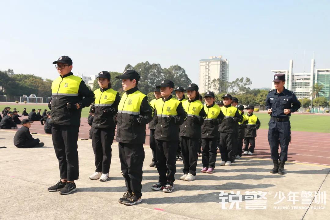 超越體(tǐ)育營圓滿結營:少(shǎo)年(nián)強中國(guó)強,堅定信念勇往直前