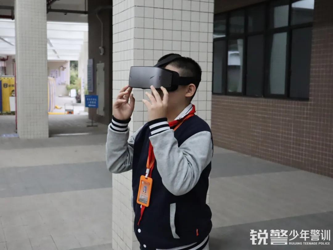 珠海(hǎi)銳警少(shǎo)年(nián)警訓：安全教育進校(xiào)園，護航珠海(hǎi)市(shì)梅華中學