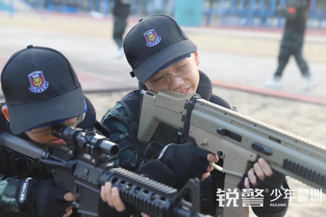 特警突擊營圓滿結營:曆經警訓淬煉,成就(jiù)英勇少(shǎo)年(nián)