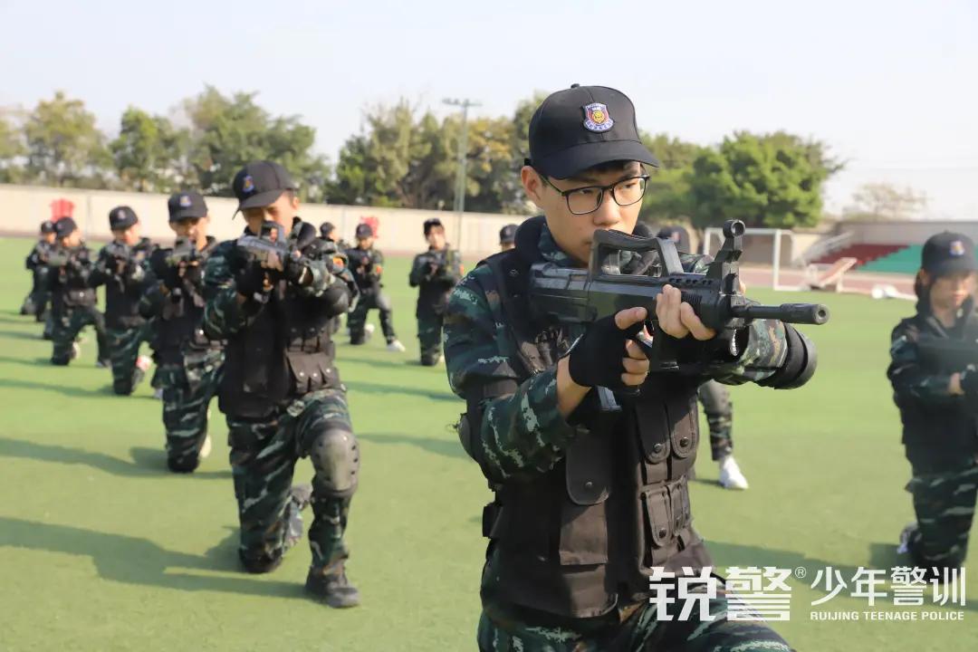 特警突擊營圓滿結營:曆經警訓淬煉,成就(jiù)英勇少(shǎo)年(nián)