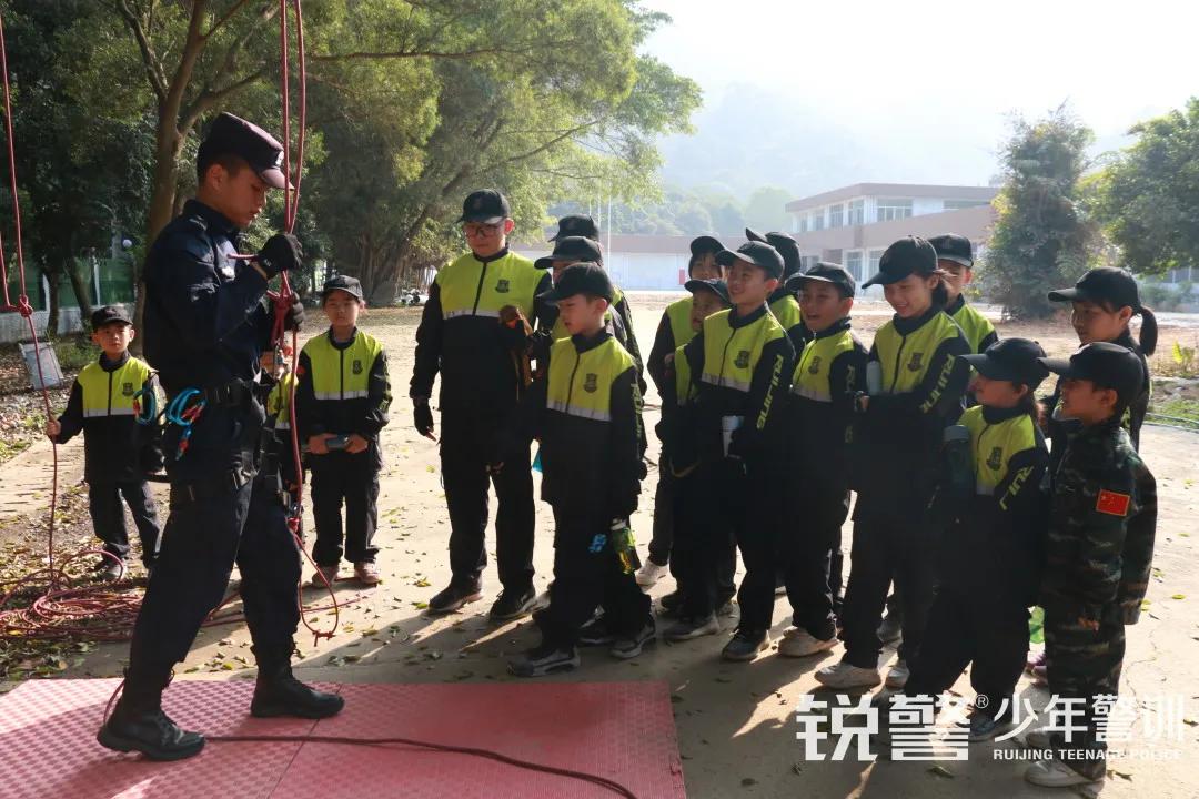 超越體(tǐ)育營圓滿結營:少(shǎo)年(nián)強中國(guó)強,堅定信念勇往直前