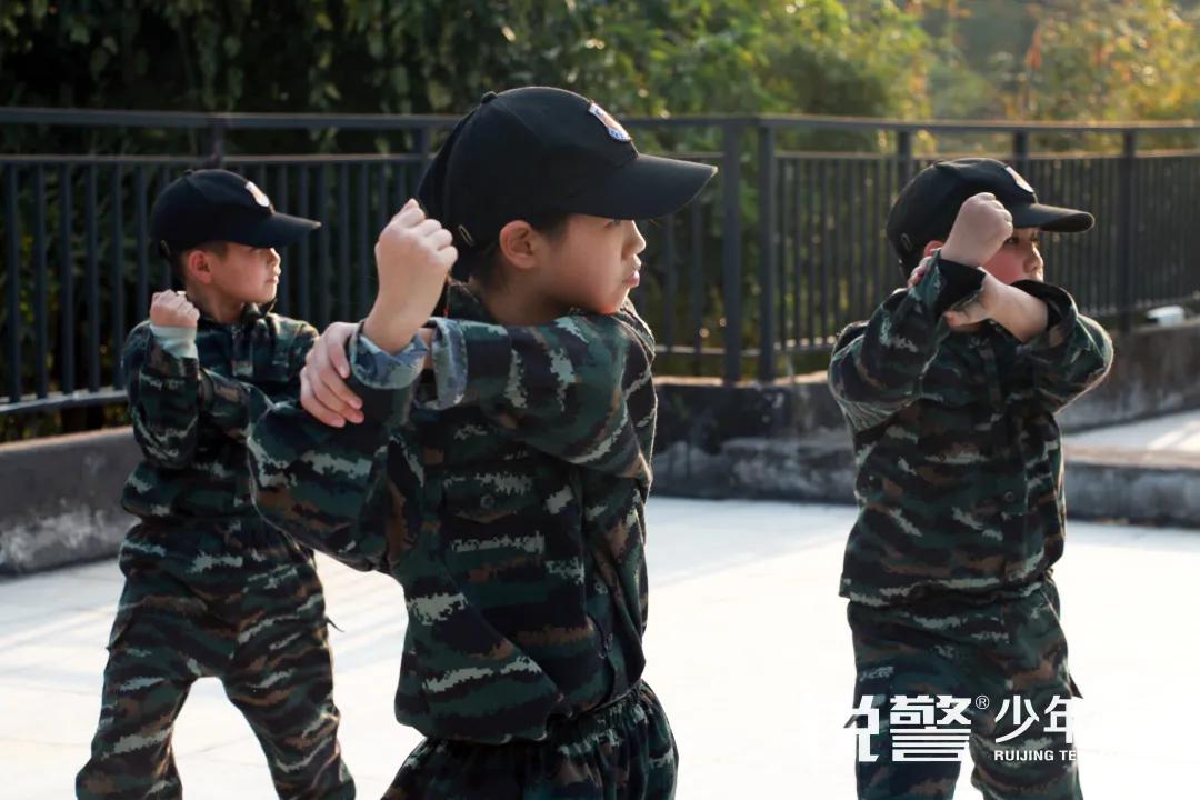 超越體(tǐ)育營圓滿結營:少(shǎo)年(nián)強中國(guó)強,堅定信念勇往直前