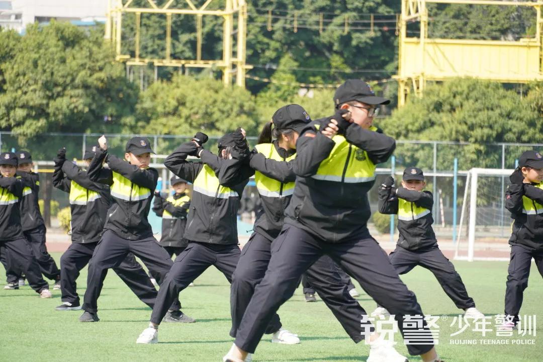 超越體(tǐ)育營圓滿結營:少(shǎo)年(nián)強中國(guó)強,堅定信念勇往直前