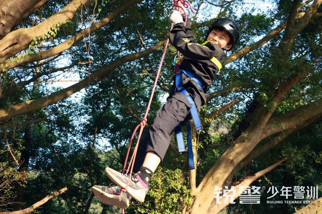 超越體(tǐ)育營圓滿結營:少(shǎo)年(nián)強中國(guó)強,堅定信念勇往直前