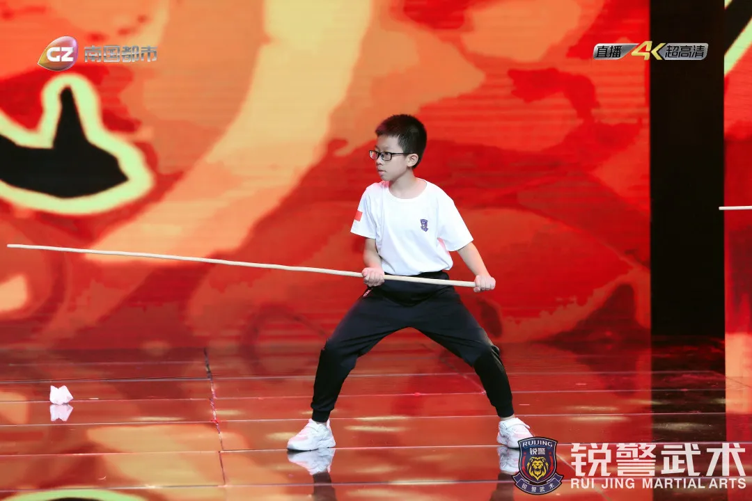 2021廣州廣播電(diàn)視(shì)台少(shǎo)兒(ér)慶六一(yī)文(wén)藝彙演,銳警武術(shù)代表隊精彩表演