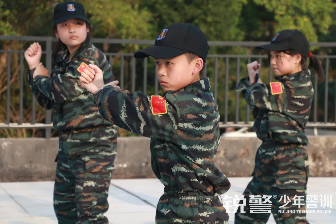 超越體(tǐ)育營圓滿結營:少(shǎo)年(nián)強中國(guó)強,堅定信念勇往直前