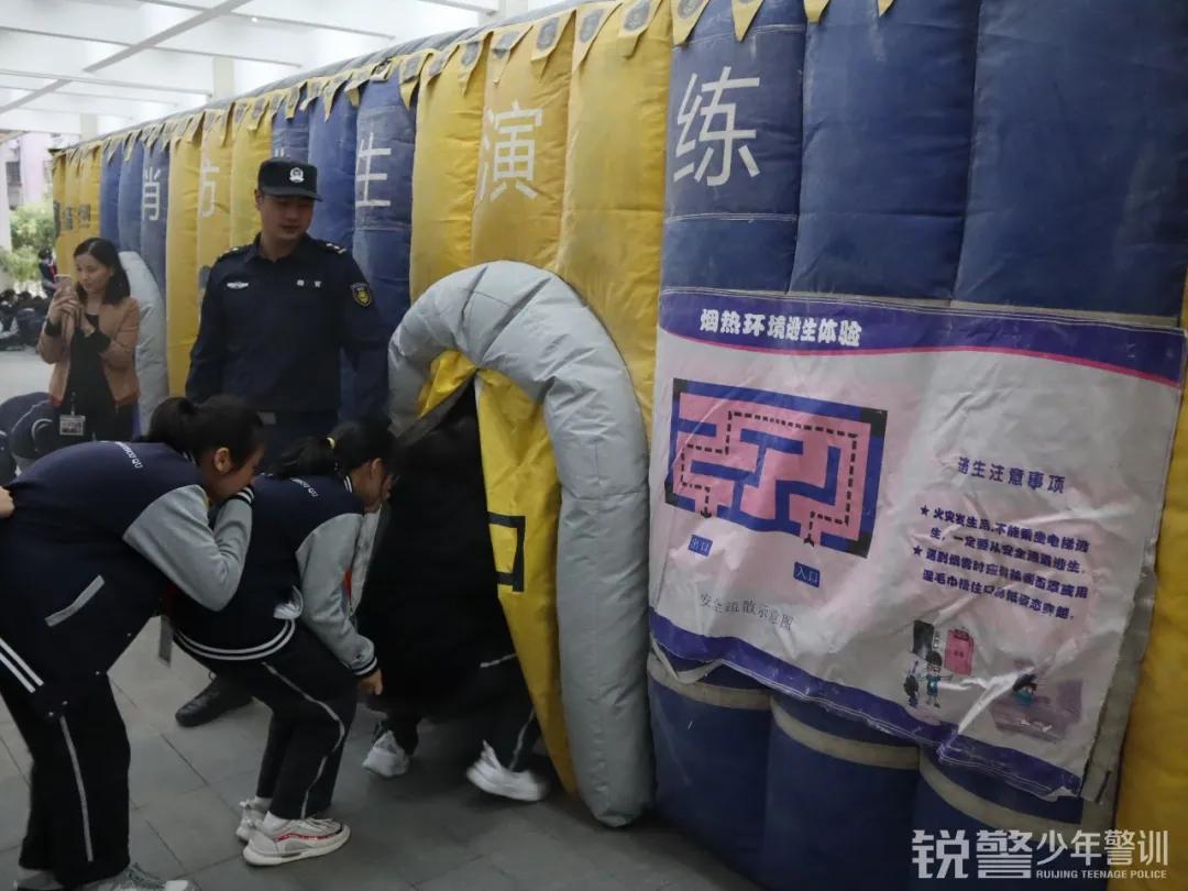 珠海(hǎi)銳警少(shǎo)年(nián)警訓：安全教育進校(xiào)園，護航珠海(hǎi)市(shì)梅華中學