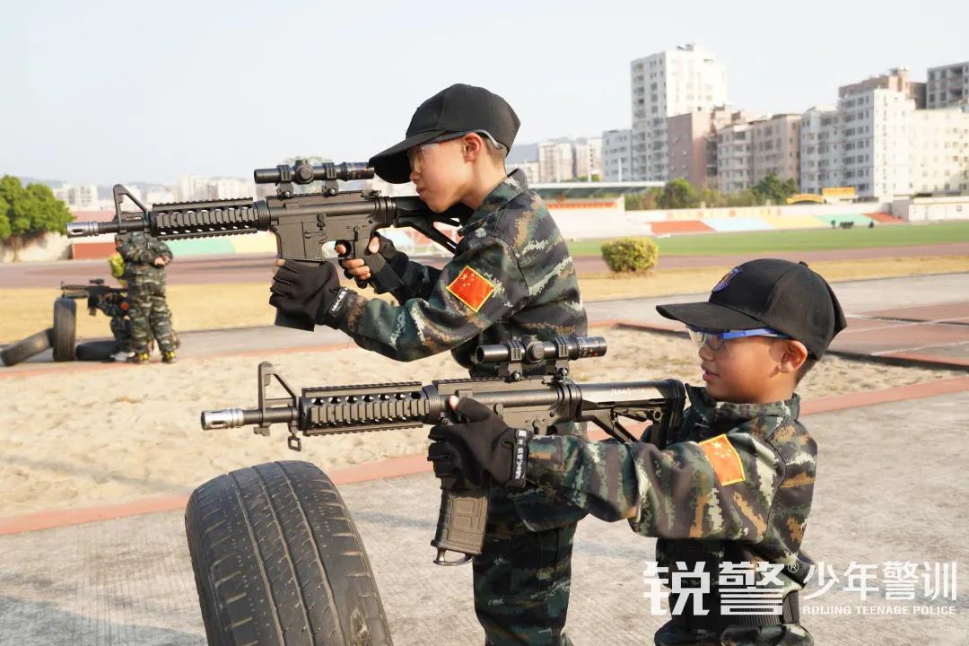 特警突擊營圓滿結營:曆經警訓淬煉,成就(jiù)英勇少(shǎo)年(nián)