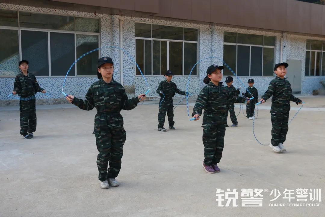 超越體(tǐ)育營圓滿結營:少(shǎo)年(nián)強中國(guó)強,堅定信念勇往直前